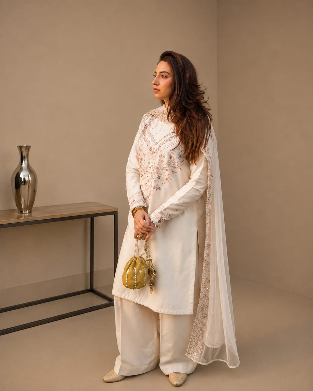 Elegant Ivory Embroidered Lawn 3-Piece Suit