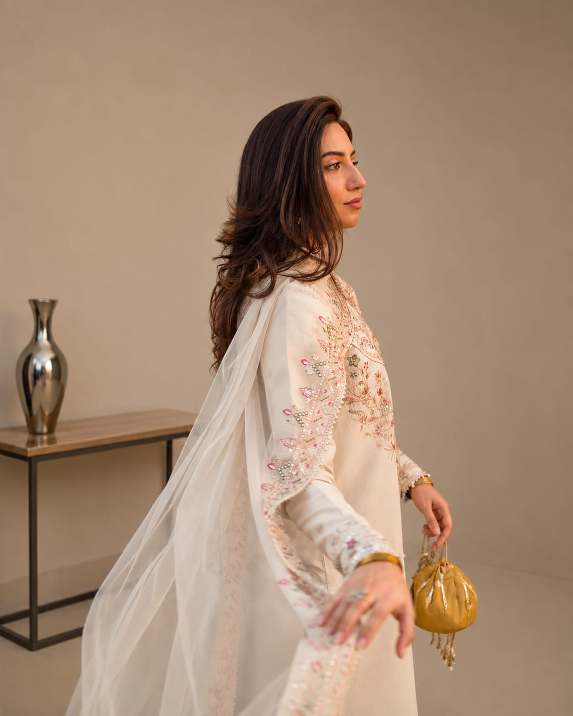 Elegant Ivory Embroidered Lawn 3-Piece Suit