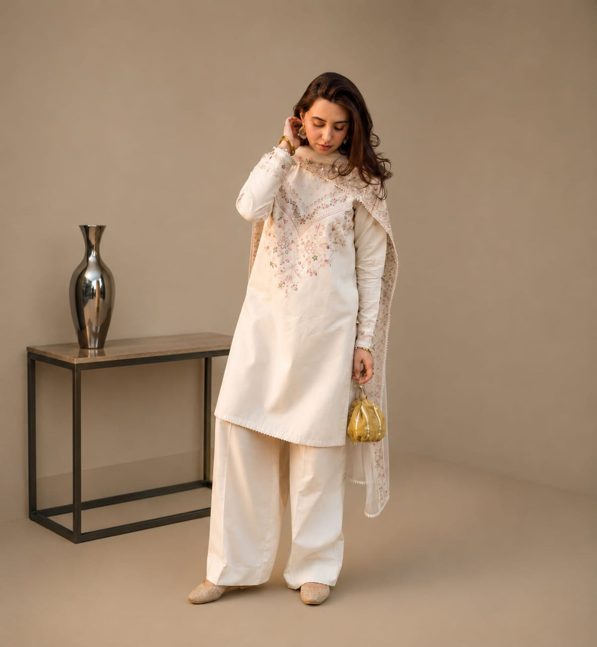 Elegant Ivory Embroidered Lawn 3-Piece Suit